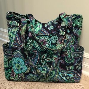 Vera Bradley Blue Rhapsody Tote with pockets